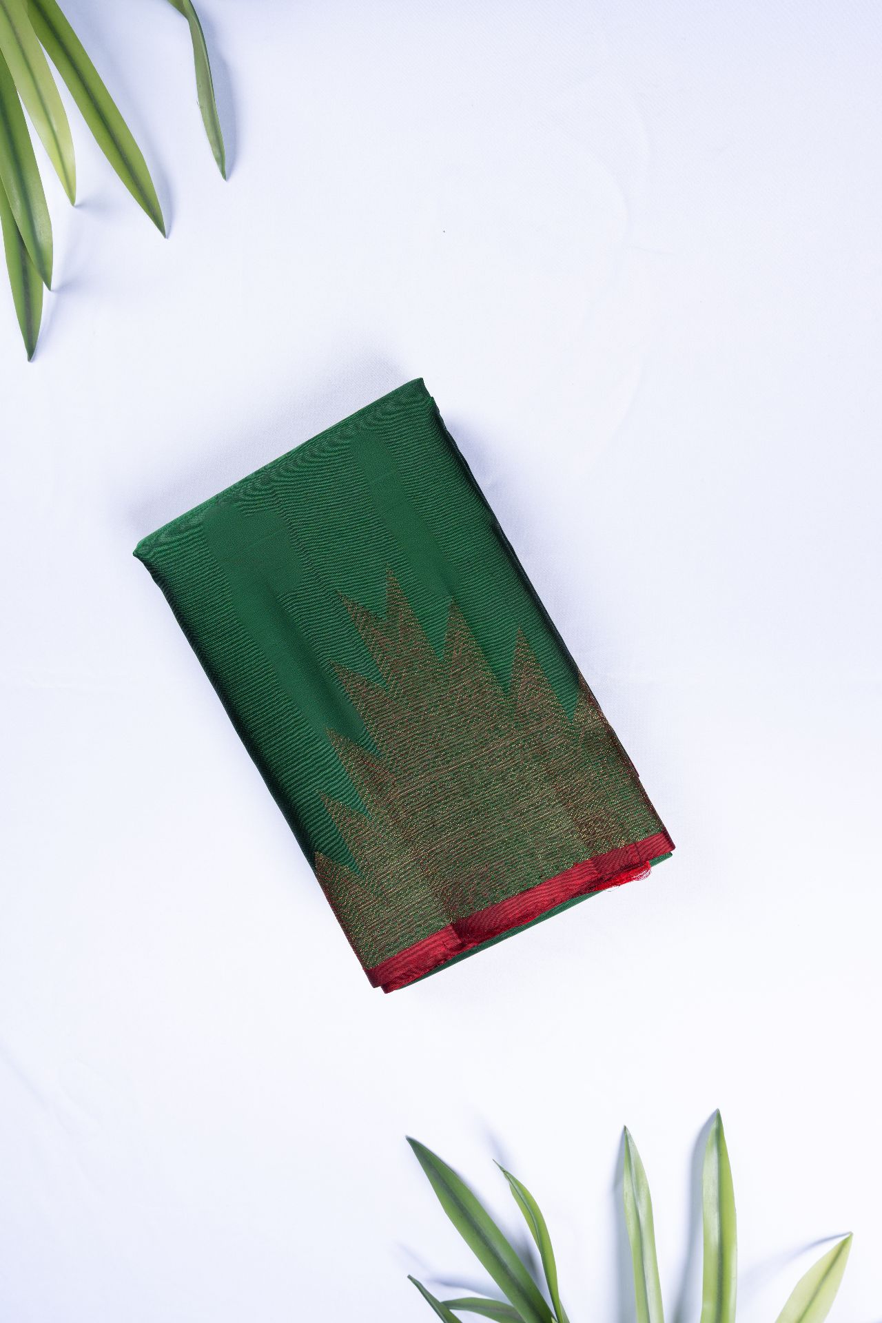 Forest Green & Crimson Vintage Checked Kanjivaram Saree Pure silk sarees online in India | Pratyagra Silks